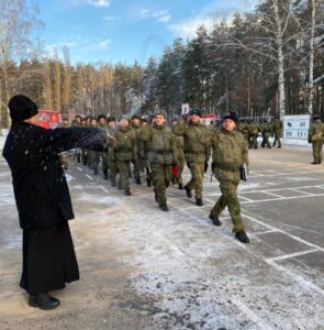 Иерей Сергий Мансуров благословил военнослужащих на начало нового учебного периода